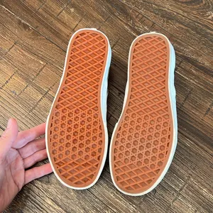 Vans Unisex Classic Slip On Leopard print Men’s size 4 Women’s Size 5 1/2 thumbnail 7