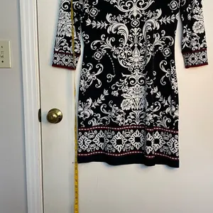 White House black market size small-black white large floral print thumbnail 10