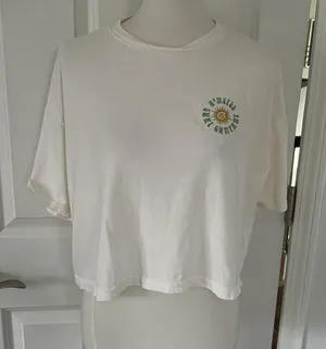 Cute White O’Neill Surf Crop Tee thumbnail 3