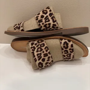 Soda Cheetah Leopard Print Pattern Double Strap‎ Slide Sandals Sz 5.5 thumbnail 5