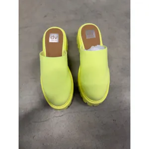 DV Dolce Vita Lexy Neon Yellow Platform Lug Sole Mules Womens Size 9 thumbnail 5