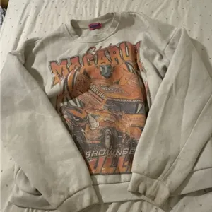 Edikted Graphic Sweatshirt thumbnail 1