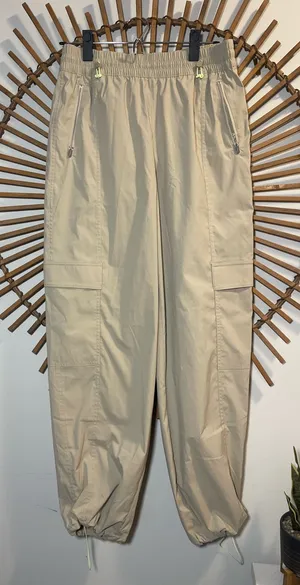 Athleta Women’s Beige Cascade Cargo Poplin Cinch Pants Gorpcore Outdoors Sporty thumbnail 1