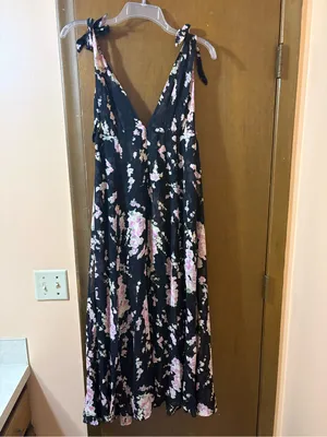 Reformation Black & Purple Floral Sleeveless V-Neck Midi Dress thumbnail 3