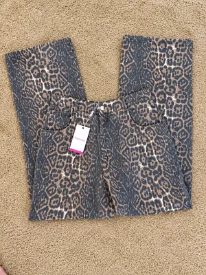 Beginning Boutique Brunet Leopard Print Straight Leg Jeans US 4 NWT thumbnail 3