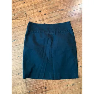 Banana Republic business casual black size 2 dark academia pencil skirt thumbnail 3