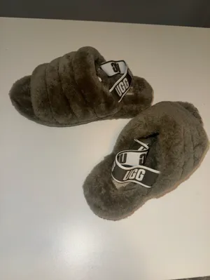 UGG fluff yeah slides size 8 thumbnail 3