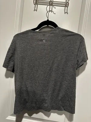Lululemon Cropped Shirt Short Sleeve thumbnail 2