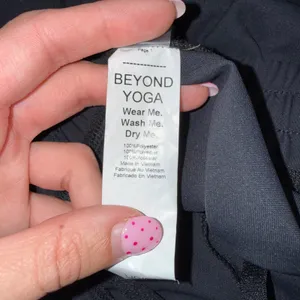 Beyond Yoga City Cargo Pants Women L Black NEW Wide Leg NW1241 Athleisure thumbnail 5