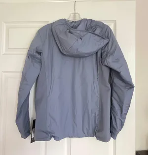 Arcteryx ATOM HOODED INSULATED JACKET WOMEN'S color in stratus size S NWT thumbnail 2