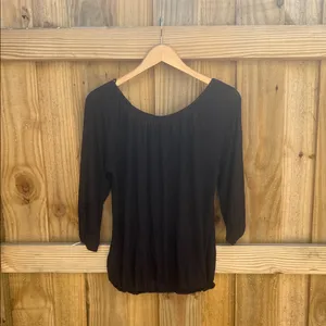 Women's Black Top Size M thumbnail 4