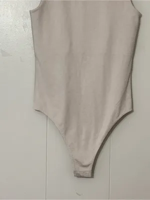 Vuori Halo Mock DreamKnit Bodysuit Milkweed Heather Sleeveless Soft Athleisure thumbnail 4