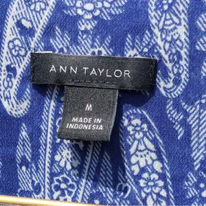 Ann Taylor Blue Paisley with ruffles Top Blouse M thumbnail 6
