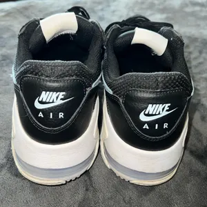 Nike Women's Air Max Excee Black Pastel Blue Low Top Sneaker Size 8.5 thumbnail 5