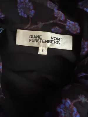 Diane von Furstenberg Designer 100% Silk Floral Blue Long Sleeve Blouse Size S thumbnail 13