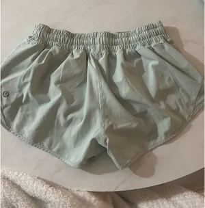 Lululemon Hotty Hot Shorts 2.5" thumbnail 2
