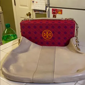 Tory Burch Taupe Leather Shoulder Bag with Gold Hardware thumbnail 13