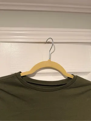 NWT Wild Fable Size S Olive Green Cropped Baby Tee Short Sleeve Crew Neck thumbnail 2