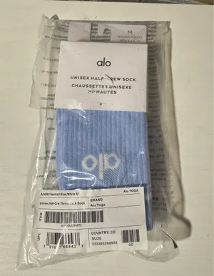 Alo yoga Sacks in Seashell Blue  thumbnail 2