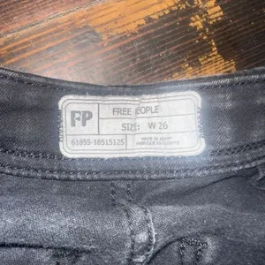 Free People black pleated pull in stretchy slimming jeggings thumbnail 3