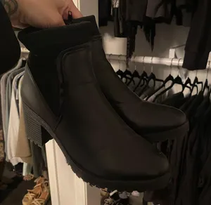 Black Boots Size 8 thumbnail 1