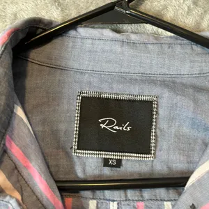 Rails Women’s Striped Button Down Shirt Size XS Blue & Pink‎ thumbnail 6