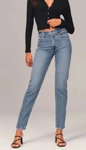 ✨Abercrombie & Fitch High Rise Mom Sz 10 Short Jeans✨ thumbnail 1