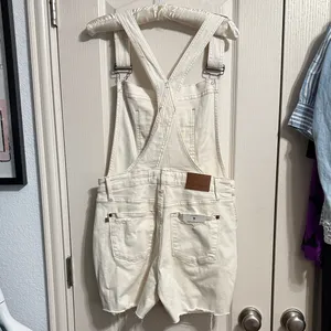 💙💖 NWOT Judy Blue Ecru Distressed Denim Shortalls Overalls‎ thumbnail 3