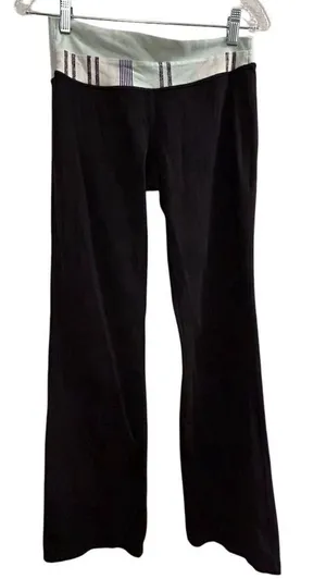 Lululemon Women's Black Yoga Pants Size 6 Flare‎ Leg Activewear thumbnail 1