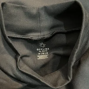 Offline By Aerie Mock Neck Longsleeve Crop Top Athletic Size Medium Thumb Holes thumbnail 5