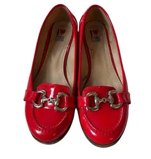 I ❤️My Shoes Seaside Vintage? Shiny Red Silver Buckle Loafers Size 38 thumbnail 1