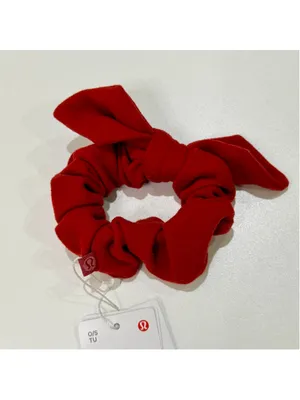 Lululemon Women’s O/S Uplifting Scrunchie Fleece Bow Red NWT b13 thumbnail 4