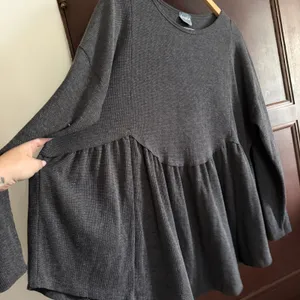 ARULA | Dark Gray Heather Waffle Scalloped Waist Babydoll Long Sleeve Top 2XL B thumbnail 5