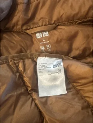 UniQlo Ultra Light Down Vest Women’s Medium Packable Full Zip Puffer [COPY] thumbnail 7