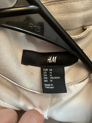 H&M Women’s Blazer thumbnail 4