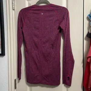 Lululemon Swiftly Tech Long Sleeve Crew in Heathered Jewelled Magenta thumbnail 4
