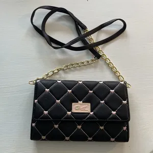 Betsey Johnson /shoulder bag NWOT thumbnail 2