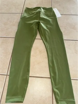 Lululemon Instill High Rise 25” Green Foliage Size 6 NWT thumbnail 1