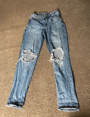 American Eagle Jeans Mom thumbnail 1