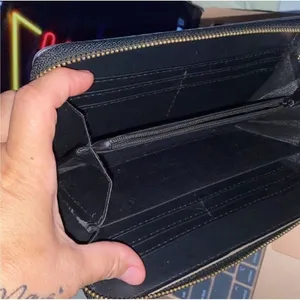 Marilyn Monroe Smiling Black & White Wallet with Many Compartments thumbnail 14