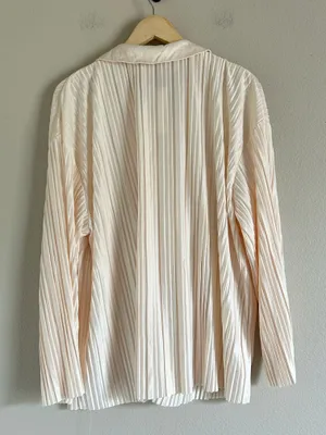 Commence Cream Pleated Plisse Button Down Shirt Long Sleeve Blouse Size M NEW thumbnail 3