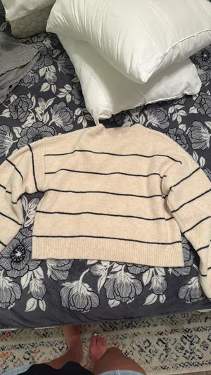 Shein Sweater White And Black Striped thumbnail 3