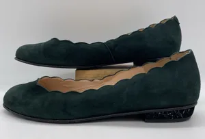 Brenda Zaro Womens 39.5 (US 8.5-9) Shoes Ballet‎ Flats Scalloped Green Suede thumbnail 1