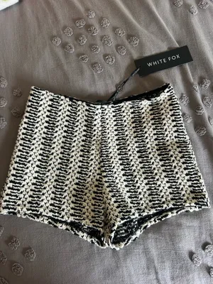 White fox shorts thumbnail 3