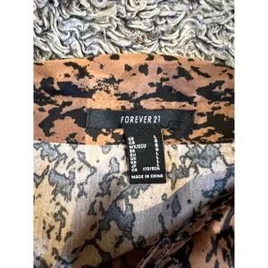 FOREVER 21 Animal Print Blouse Women's Size‎ Large NWOT thumbnail 4