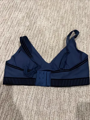 ALO Yoga Airlift Line Up Bra thumbnail 2