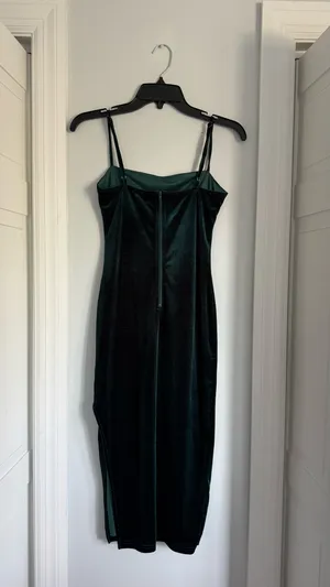 Windsor Green Velvet Bodycon Dress thumbnail 2