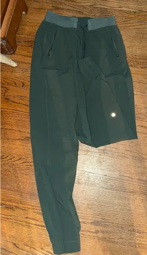 Lululemon License To Train Joggers thumbnail 2