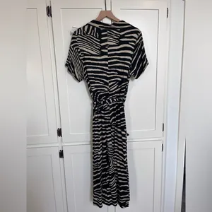 H&M shirtdress thumbnail 3