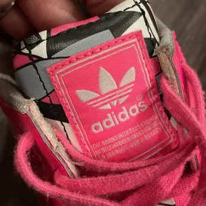 Adidas Samoa Hot Pink Sneakers Shoes size 8 modern art leather thumbnail 5
